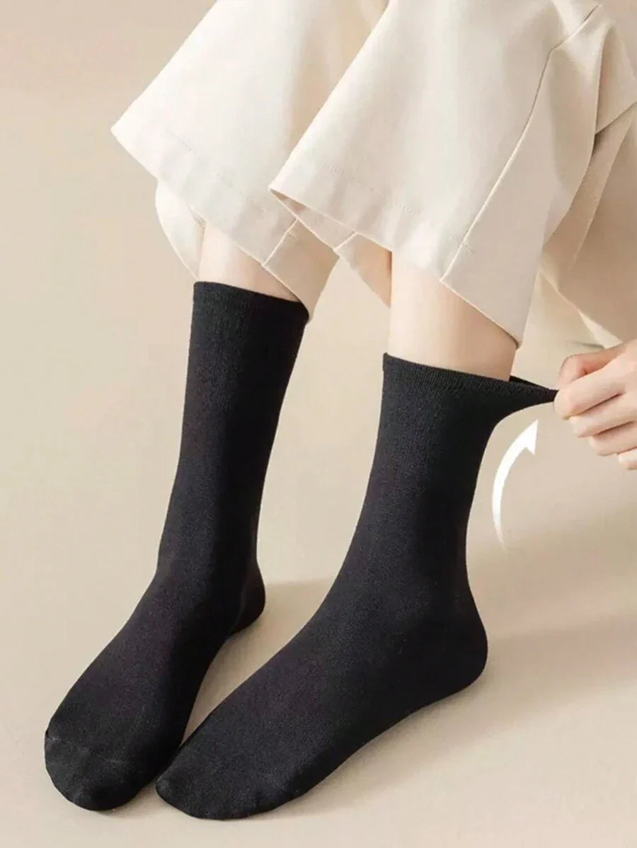 Women's Crew Socks with Ruffled Edge and Ribbed Texture