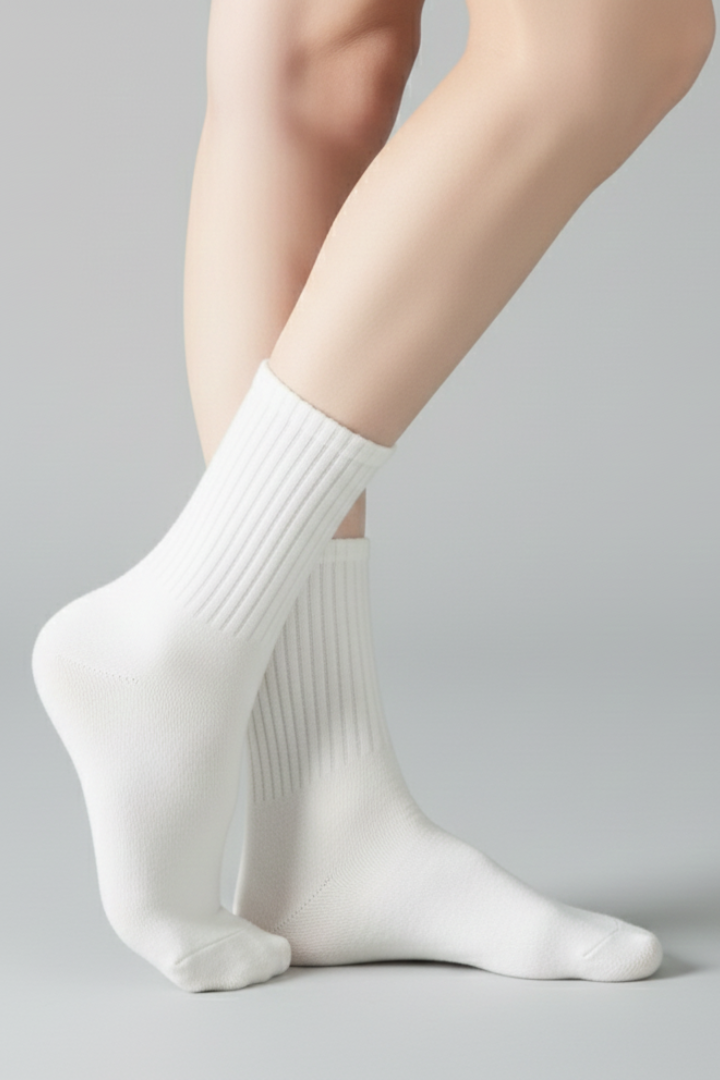 Women's Crew Socks with Ruffled Edge and Ribbed Texture