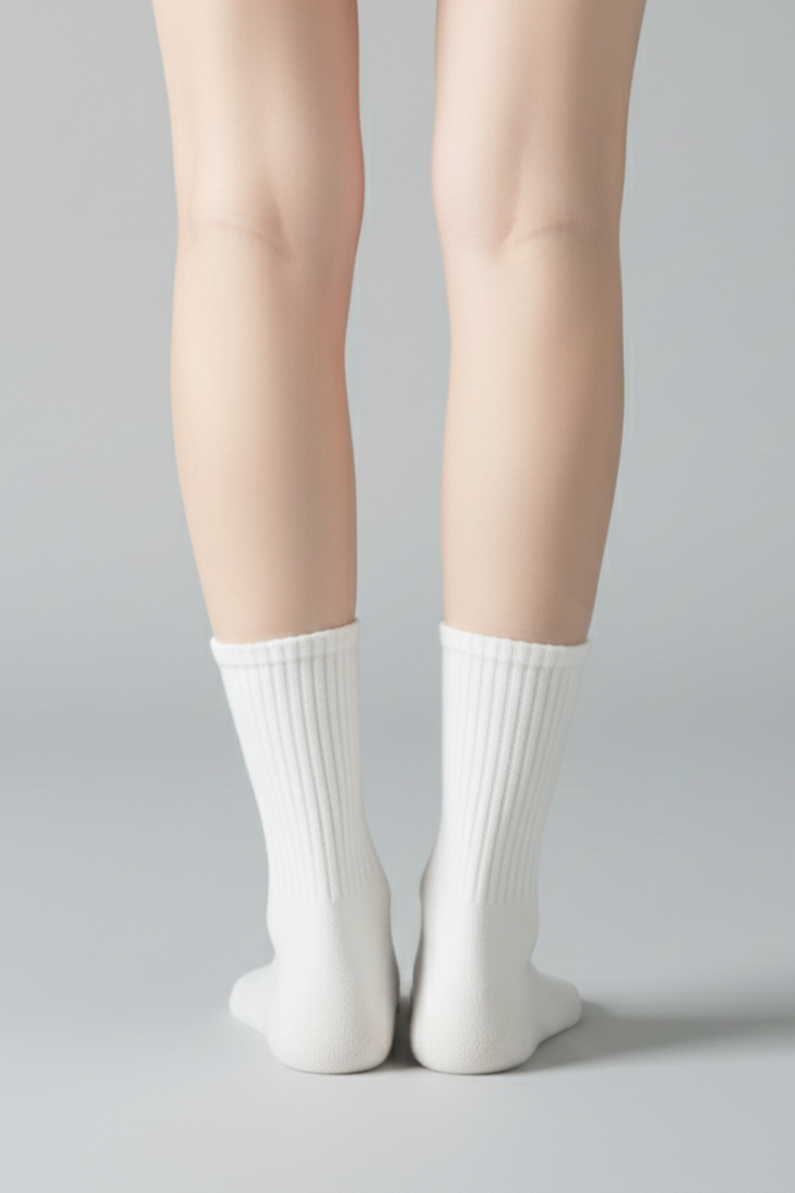 Women's Crew Socks with Ruffled Edge and Ribbed Texture
