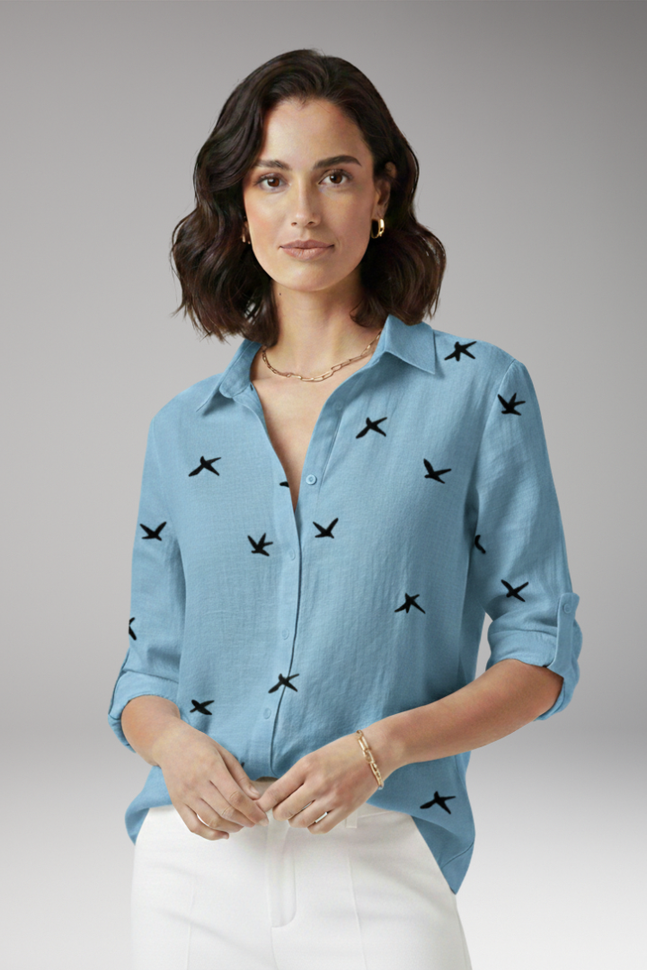 Women's Blouse with Pointed Collar and Button Closure