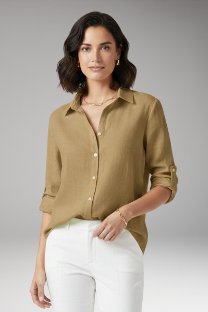 Women's Blouse with Pointed Collar and Button Closure