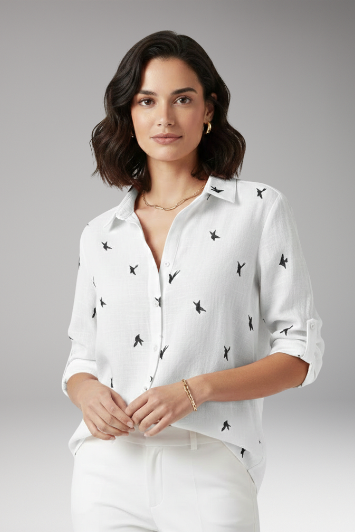 Women's Blouse with Pointed Collar and Button Closure