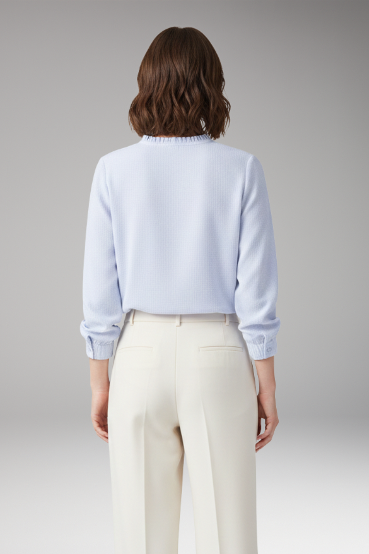 Women's Blouse with Round Neckline and Even Exterior