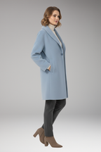 Women's Coat with Wide Collar and Long Sleeves