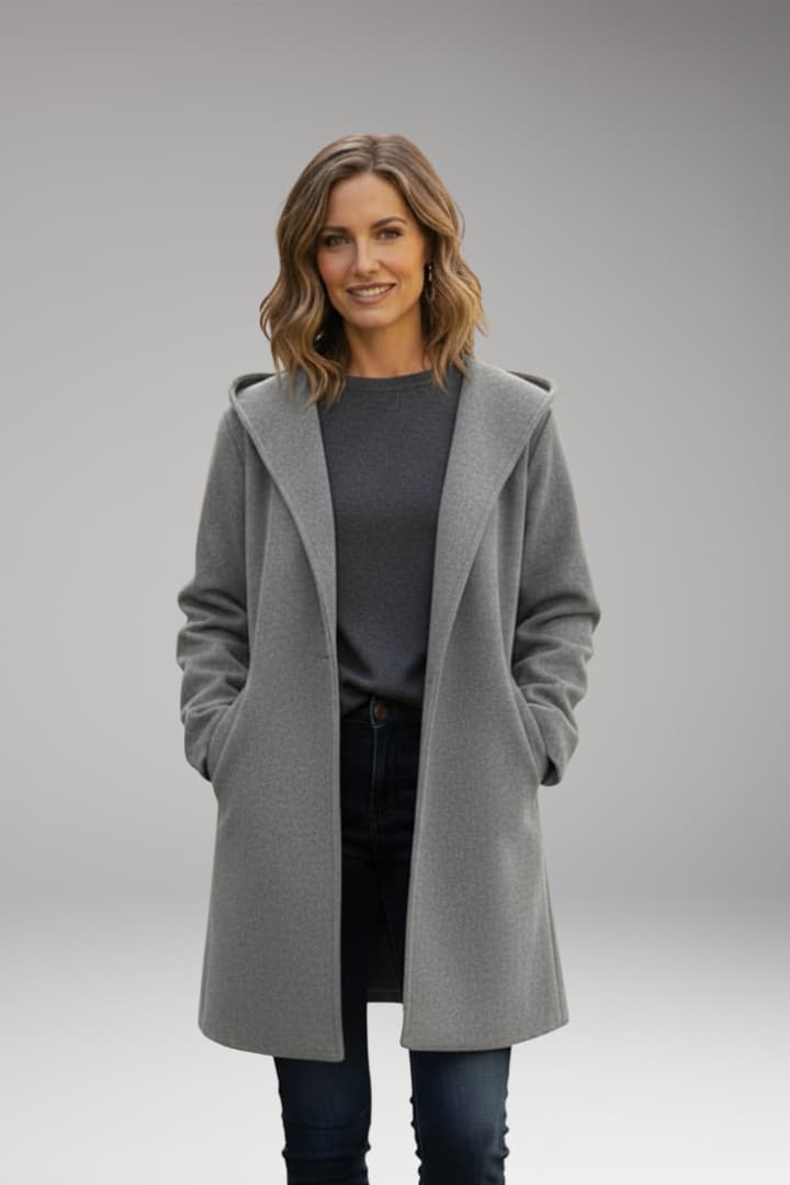 Women's Oversized Coat with Wide Lapel and Hidden Closure