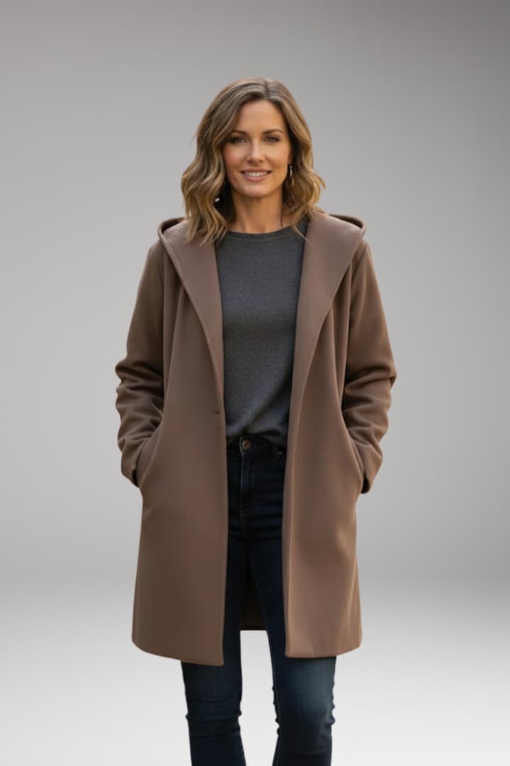 Women's Oversized Coat with Wide Lapel and Hidden Closure