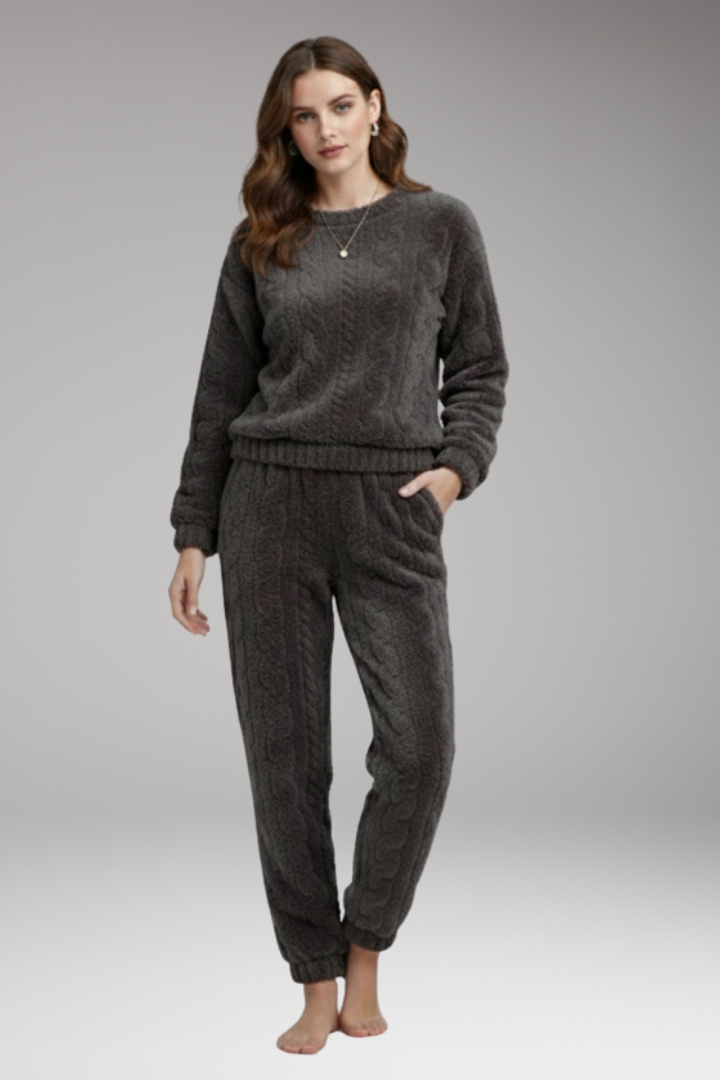 Women's Pyjama Set with Round Neck and Waistband