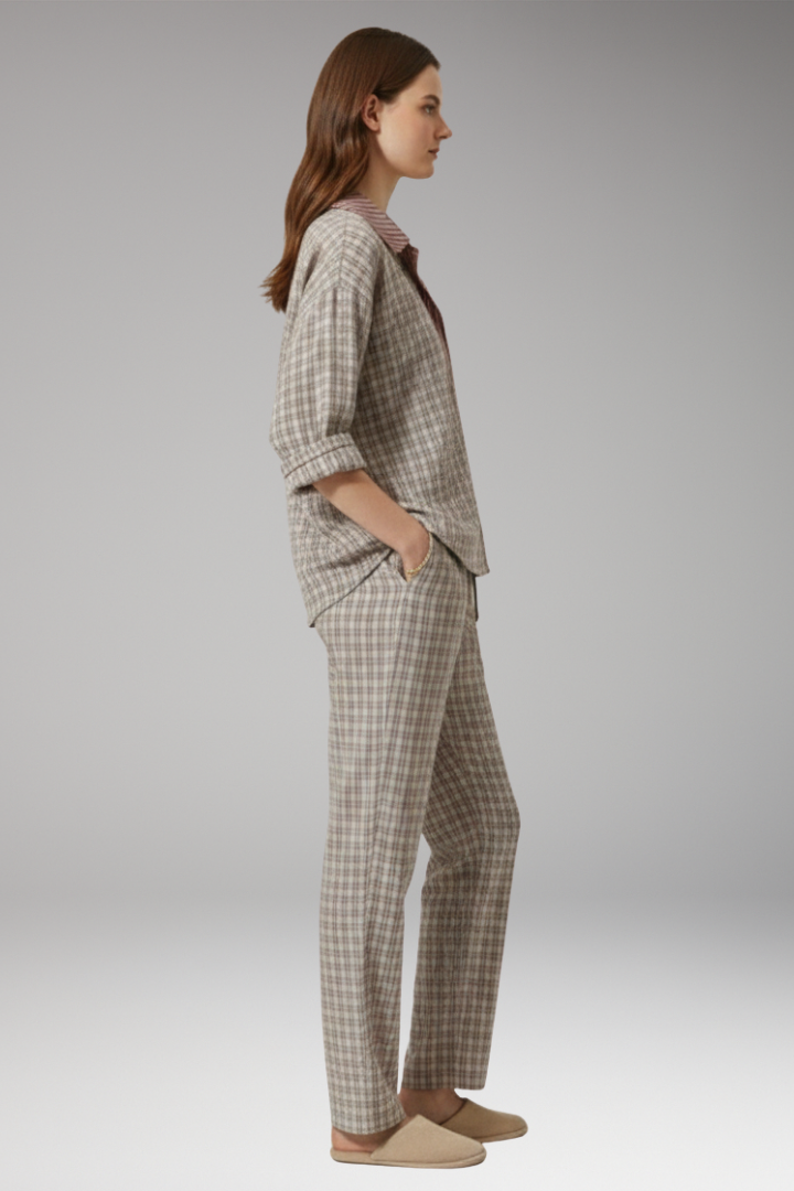 Women's Pyjama Top with Checked Surface and Contrasting Collar