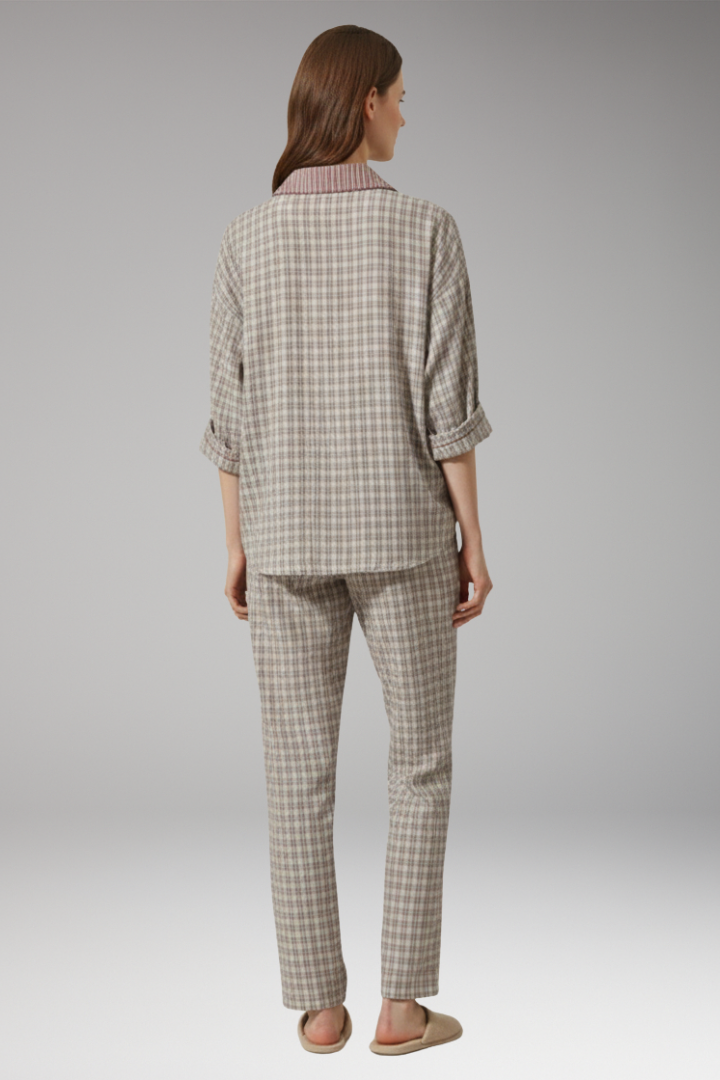 Women's Pyjama Top with Checked Surface and Contrasting Collar