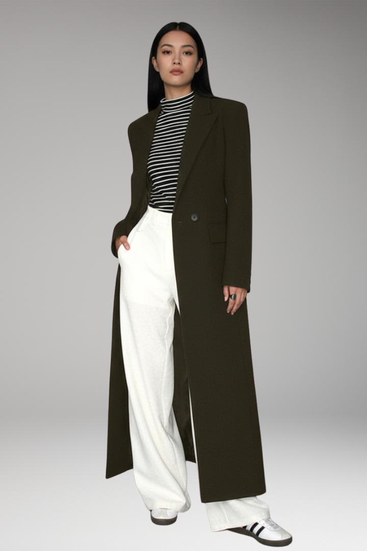 Women's Blazer with Lapel Collar and Front Pockets