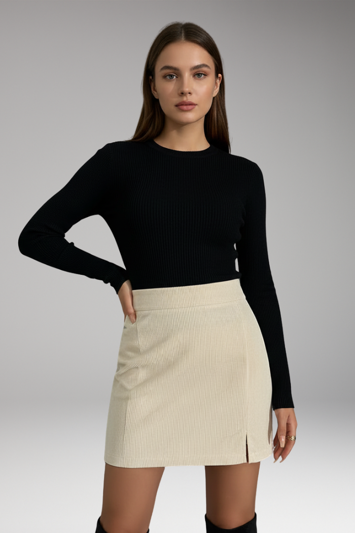 Women's Short Skirt with Zipper and Slit Hem